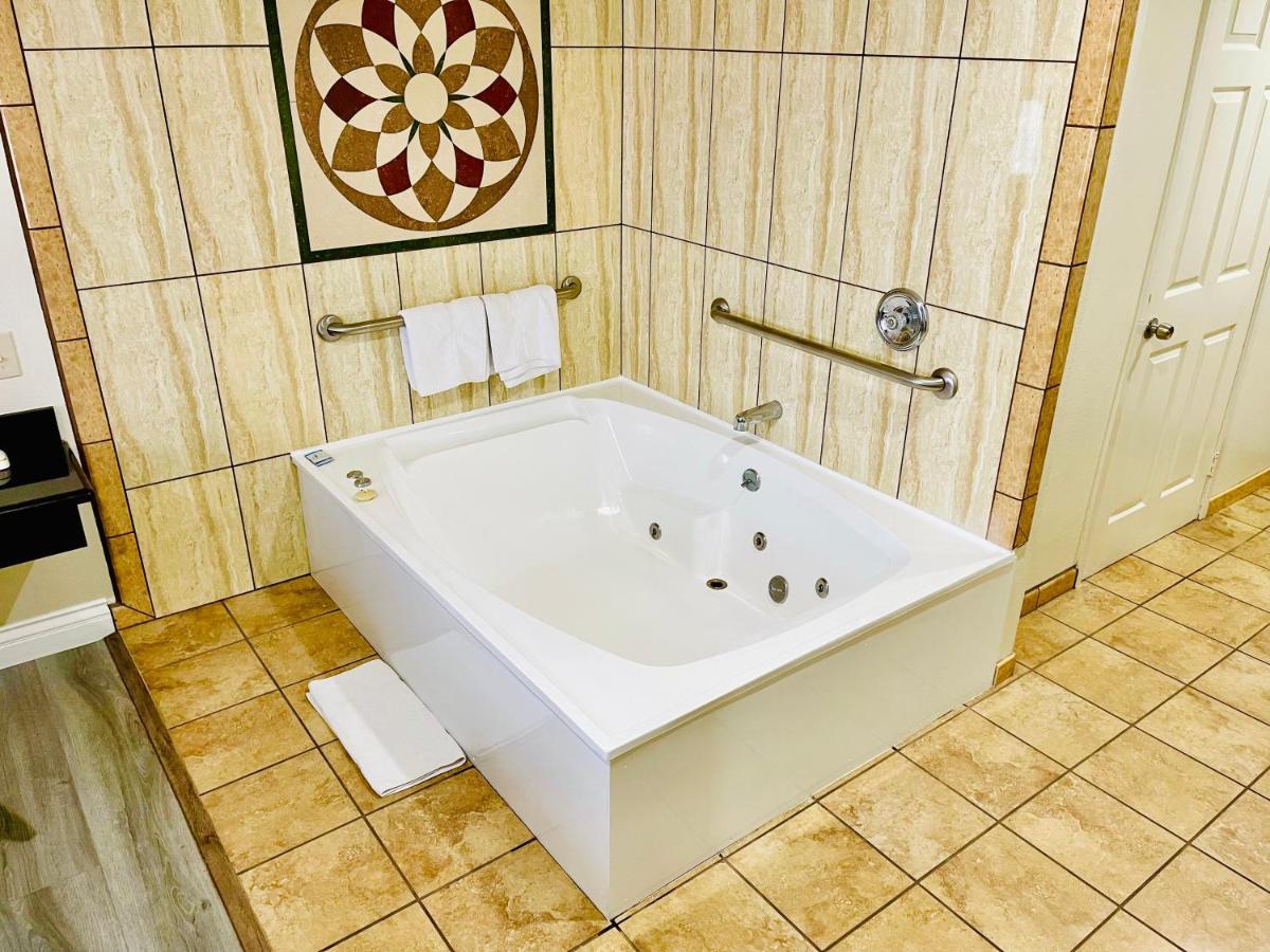 Rodeway Inn Santa Ana Luaran gambar