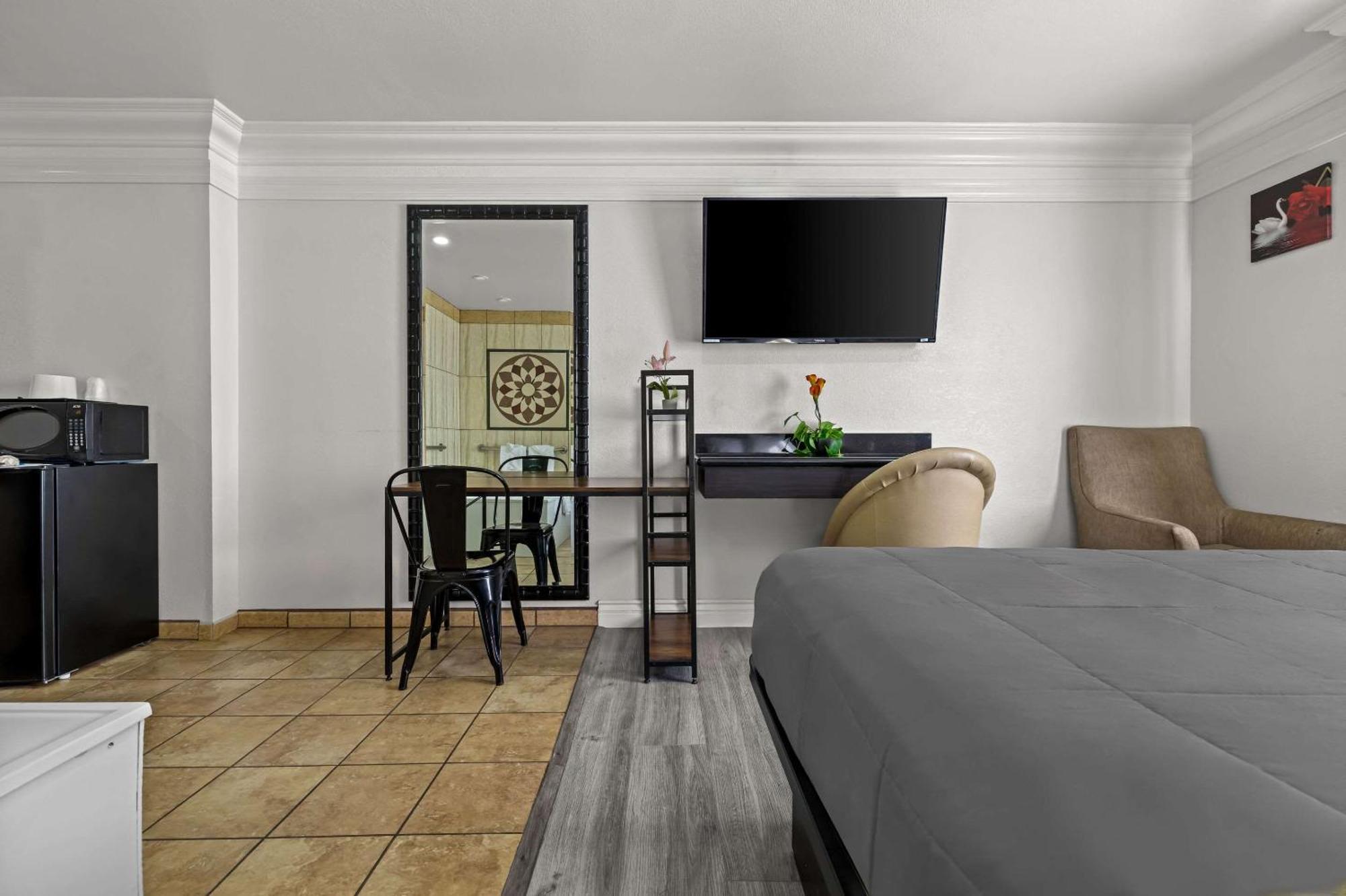 Rodeway Inn Santa Ana Luaran gambar