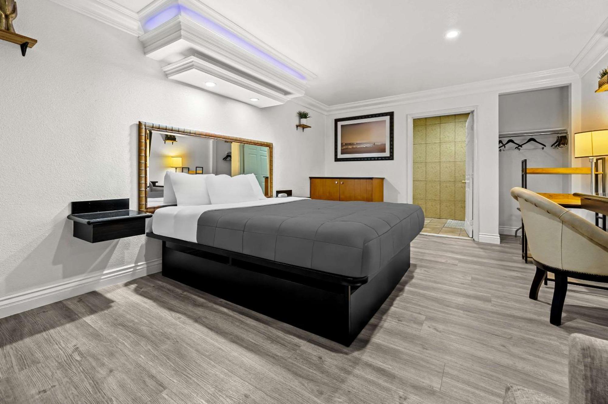 Rodeway Inn Santa Ana Luaran gambar