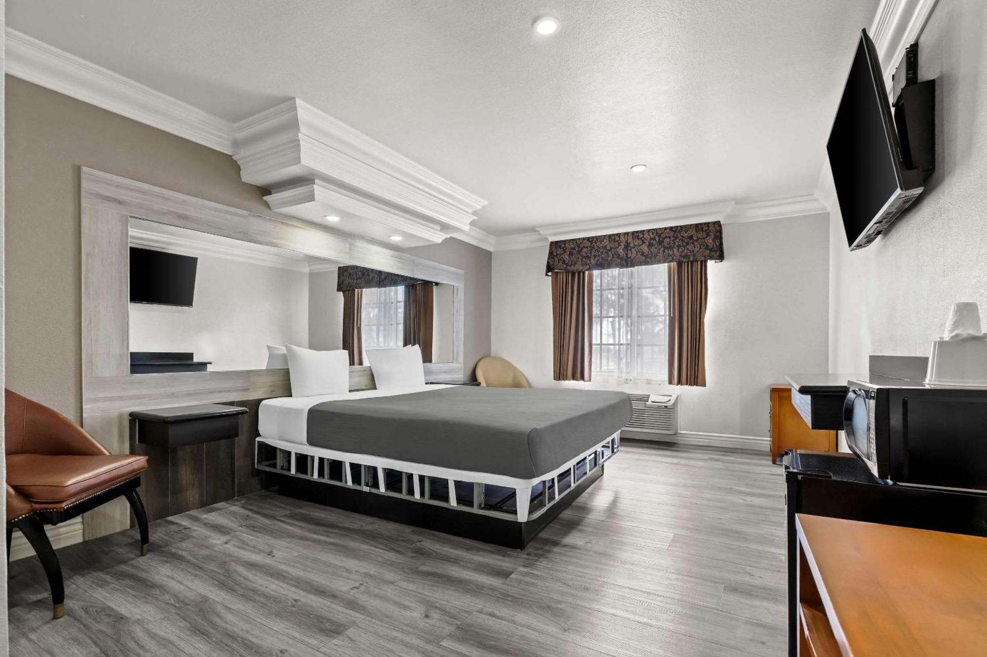 Rodeway Inn Santa Ana Luaran gambar