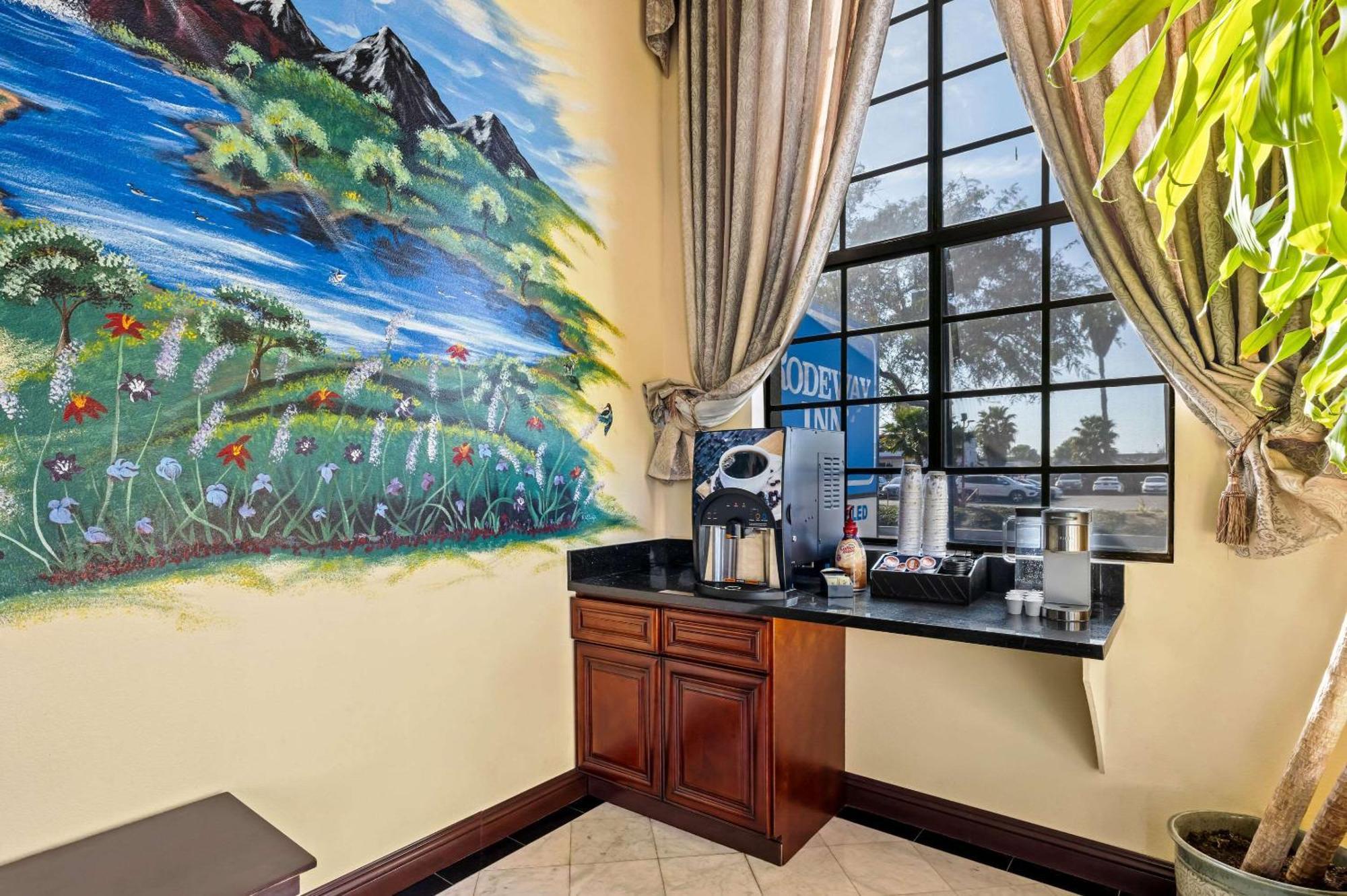 Rodeway Inn Santa Ana Luaran gambar